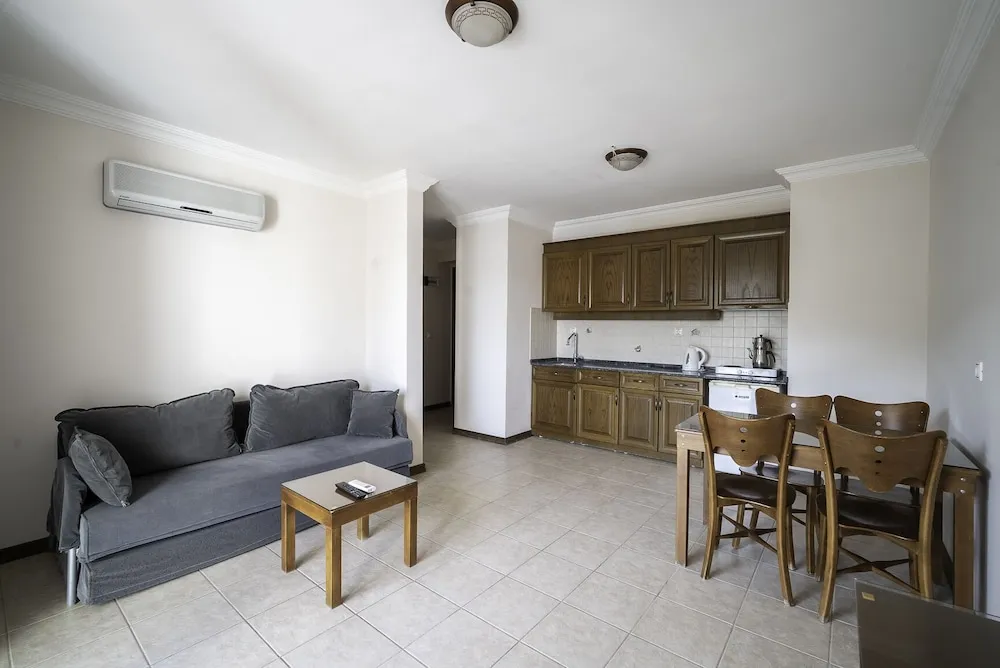 Deniz Manzarali 1+1 Apart Oda