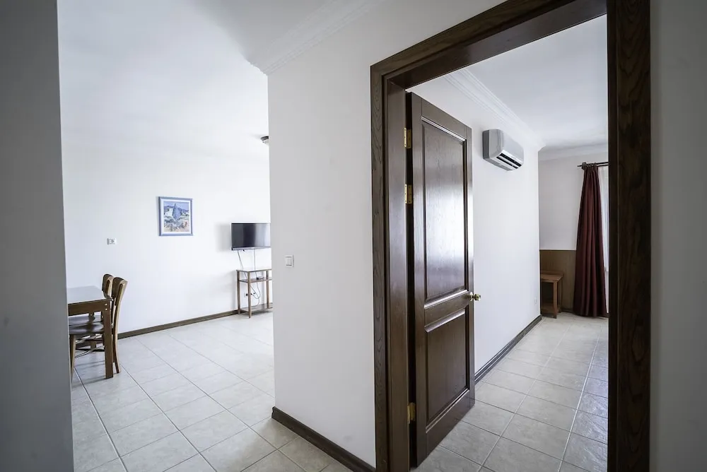 Sehir Manzarali 1+1 Apart Oda