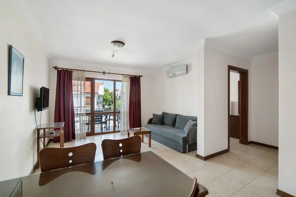 Sehir Manzarali 1+1 Apart Oda