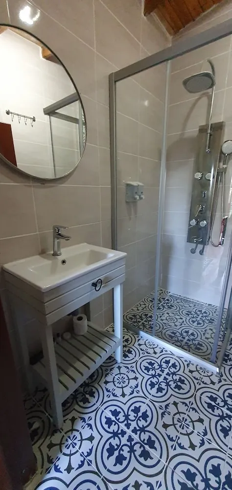 Kismi Deniz Manzarali Bungalow
