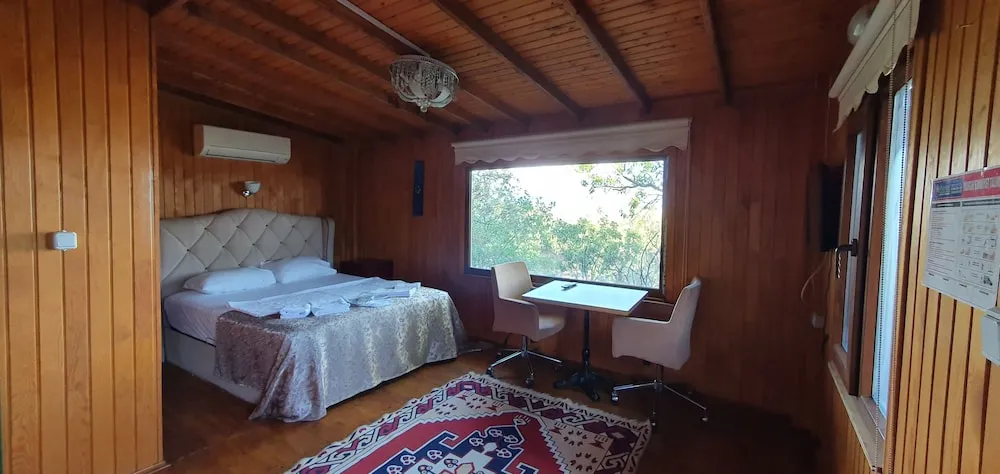 Deniz Manzarali Suit Bungalow