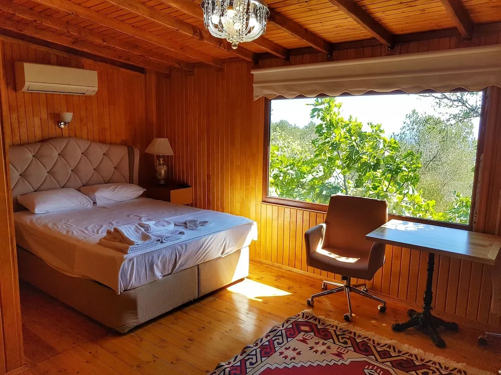 Deniz Manzarali Suit Bungalow