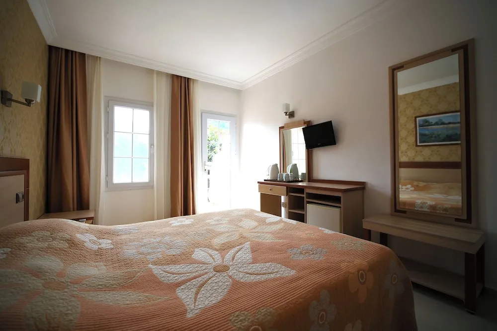 Standard Tek Büyük veya İki Ayrı Yataklı Oda