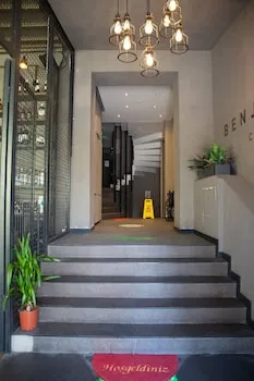 The Hera Suit Hotels