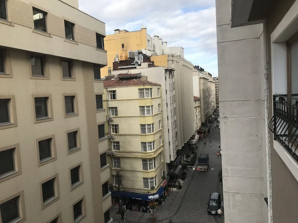 Basic Süit, Balkon, Şehir Manzaralı