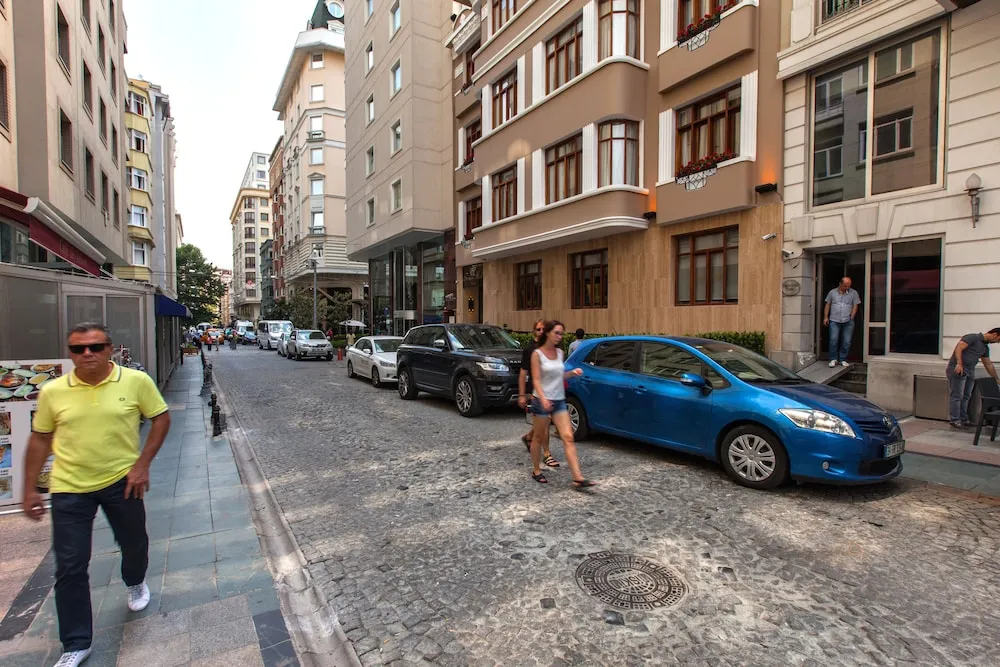 Deluxe Tek Büyük Yataklı Oda