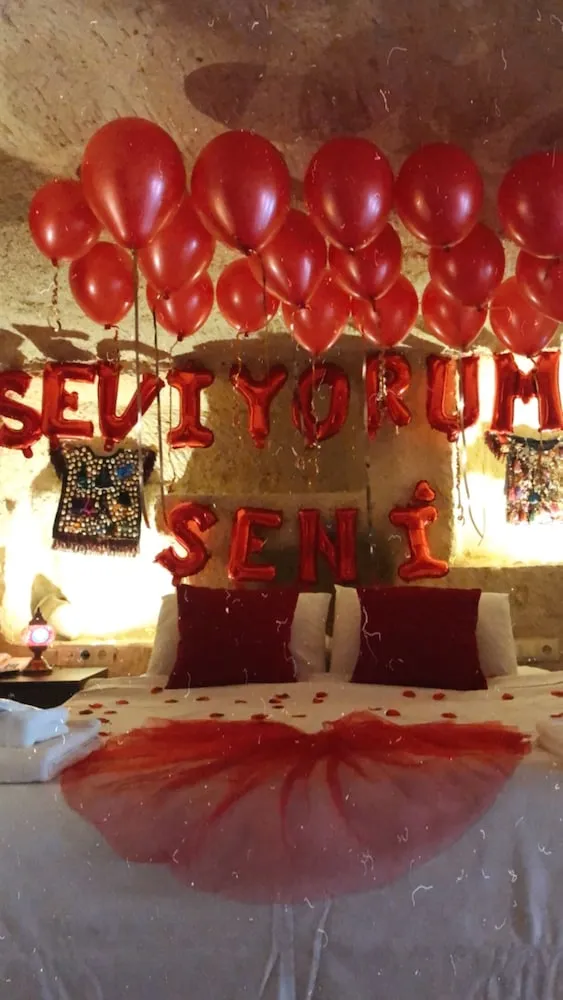 King Suite with Jacuzzi &Valley ,Balcony