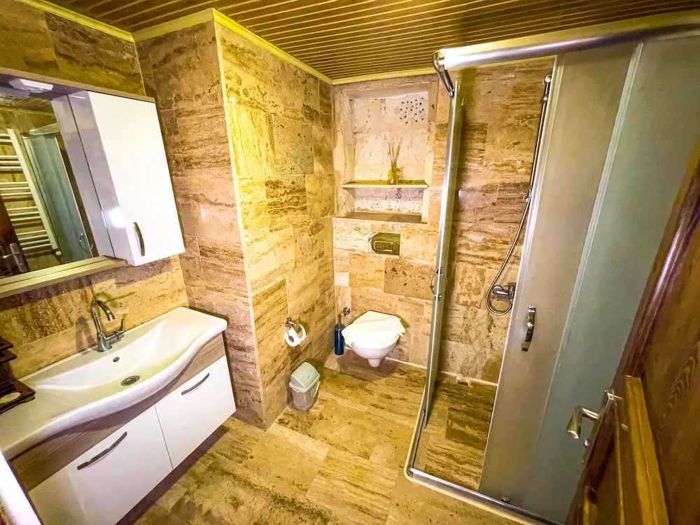 King Suite with Jacuzzi Valley View