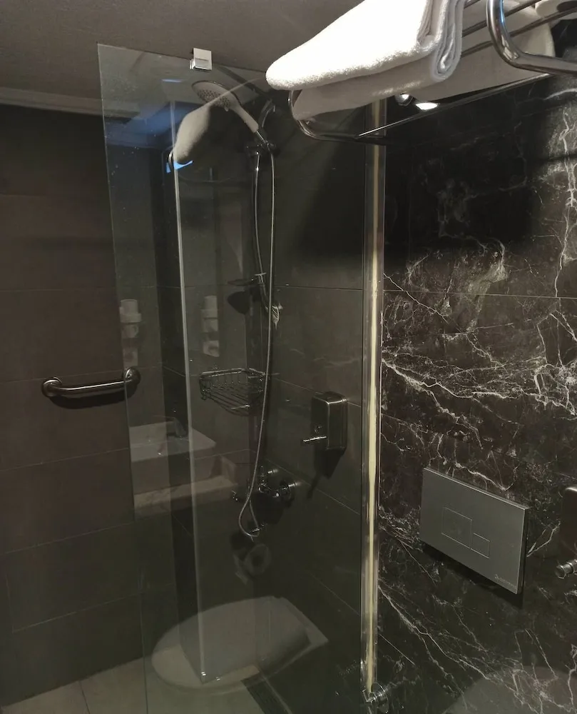 Deluxe Stüdyo Süit