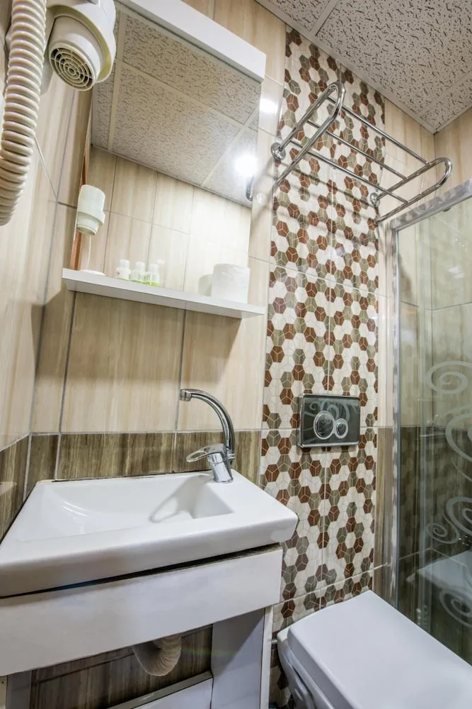 Economy Tek Büyük Yataklı Oda