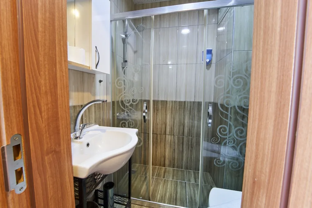 Economy Tek Büyük Yataklı Oda