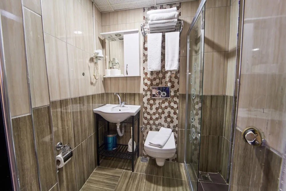 Standard Tek Büyük Yataklı Oda