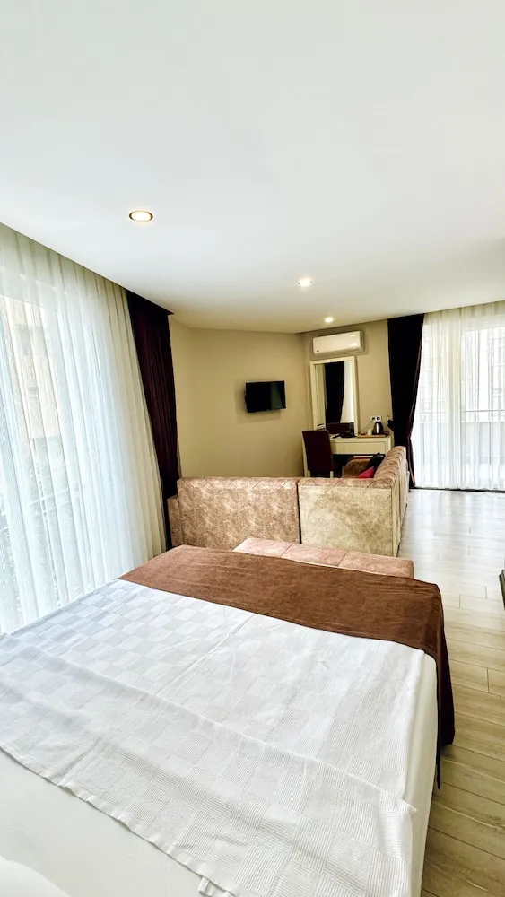 City Süit, 1 Büyük (Queen) Boy Yatak, Sigara İçilmez, Şehir Manzaralı