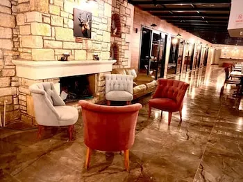 Victoria Hotel and Lounge