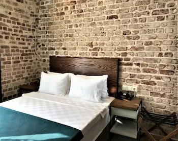 Galatahan Hotel