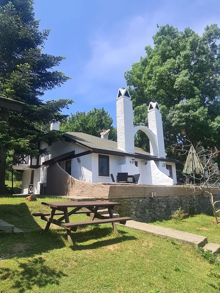 Traditional Kır Evi