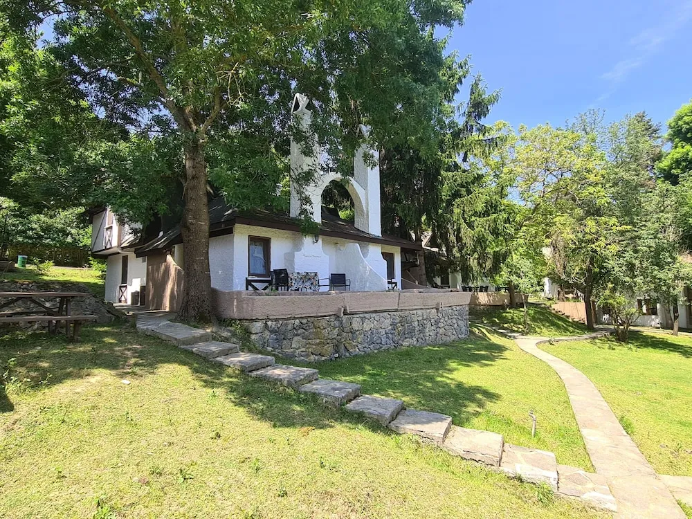 Traditional Kır Evi