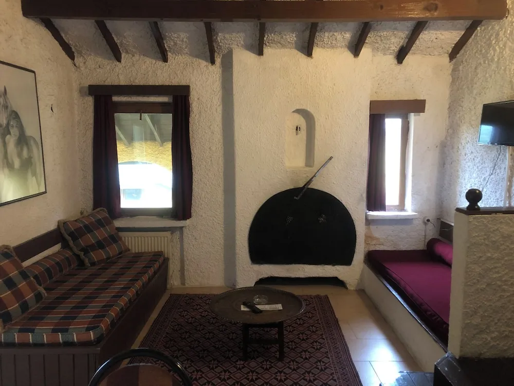 Traditional Kır Evi