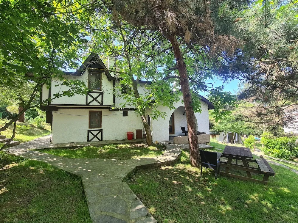Traditional Kır Evi