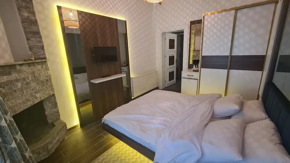 Standard Tek Büyük Yataklı Oda