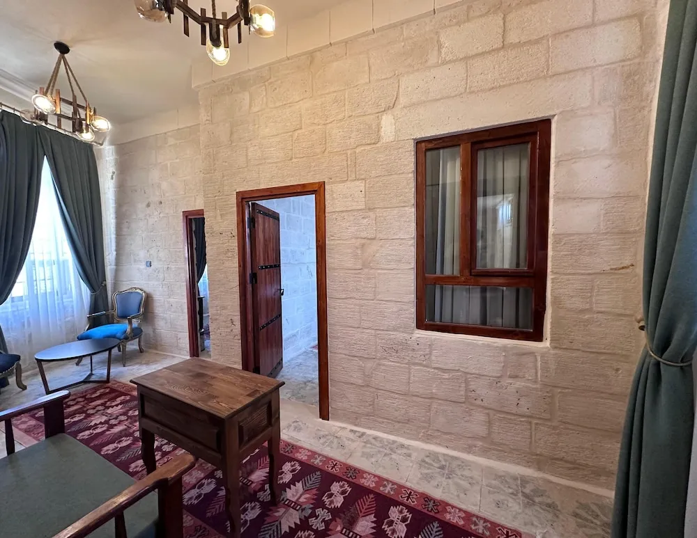Deluxe Dört Kişilik Oda, Bahçe Manzaralı