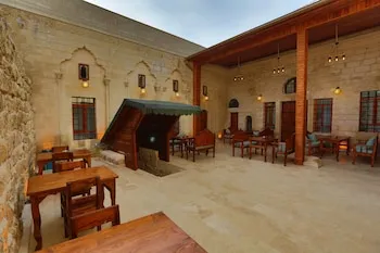 Aryan Otel