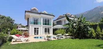 Villa AKD1  by JoyLettings