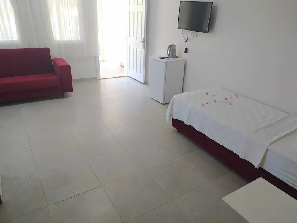 Standard Tek Büyük veya İki Ayrı Yataklı Oda, Teras