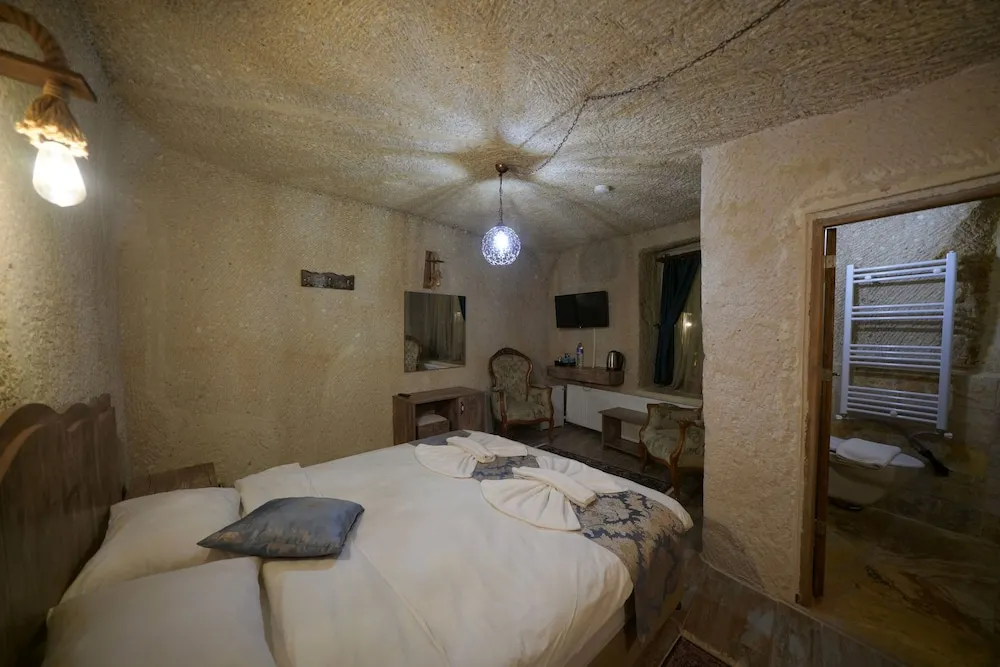 Classic Cave Room