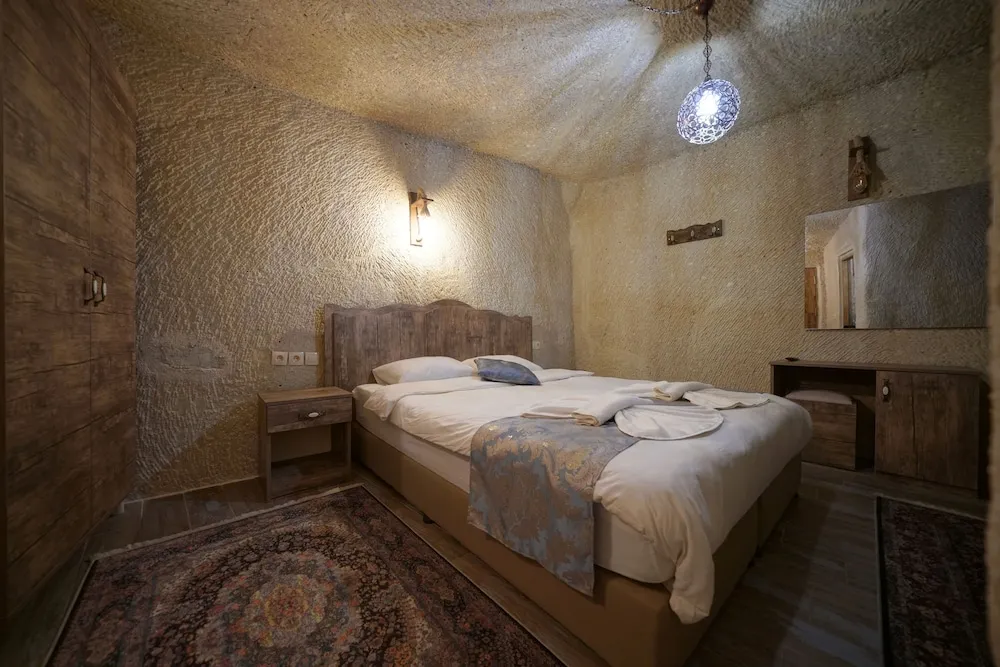 Classic Cave Room