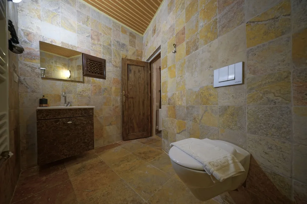 Standard Cave Room