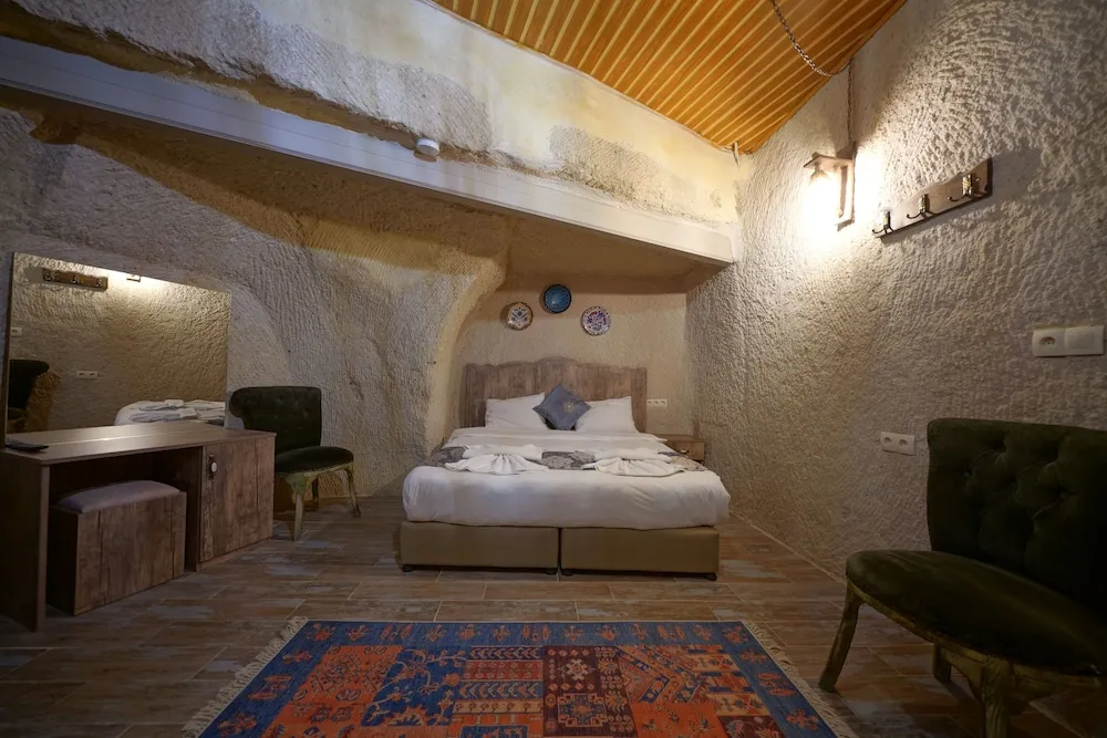 Standard Cave Room