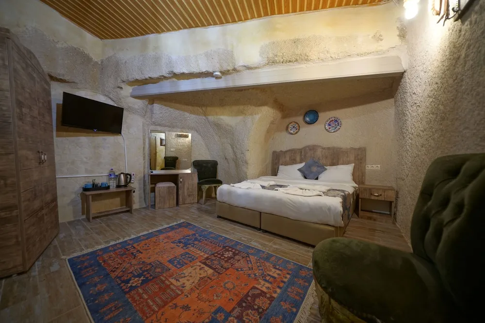 Standard Cave Room