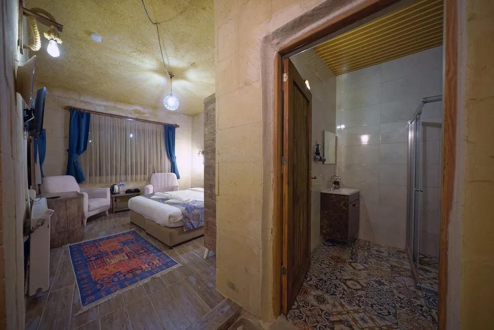 Deluxe Stone Room