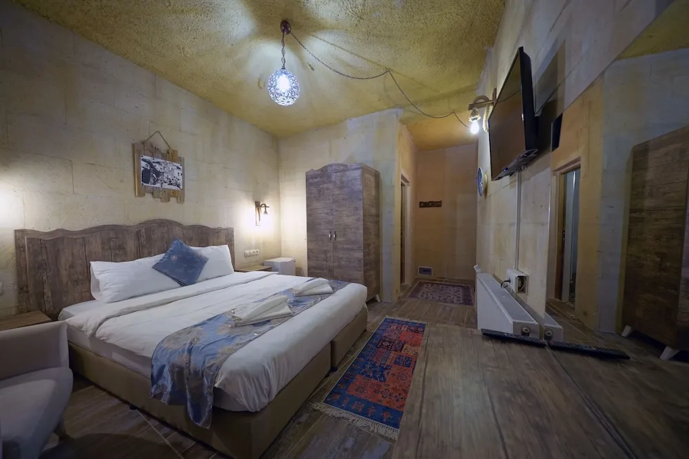 Deluxe Stone Room