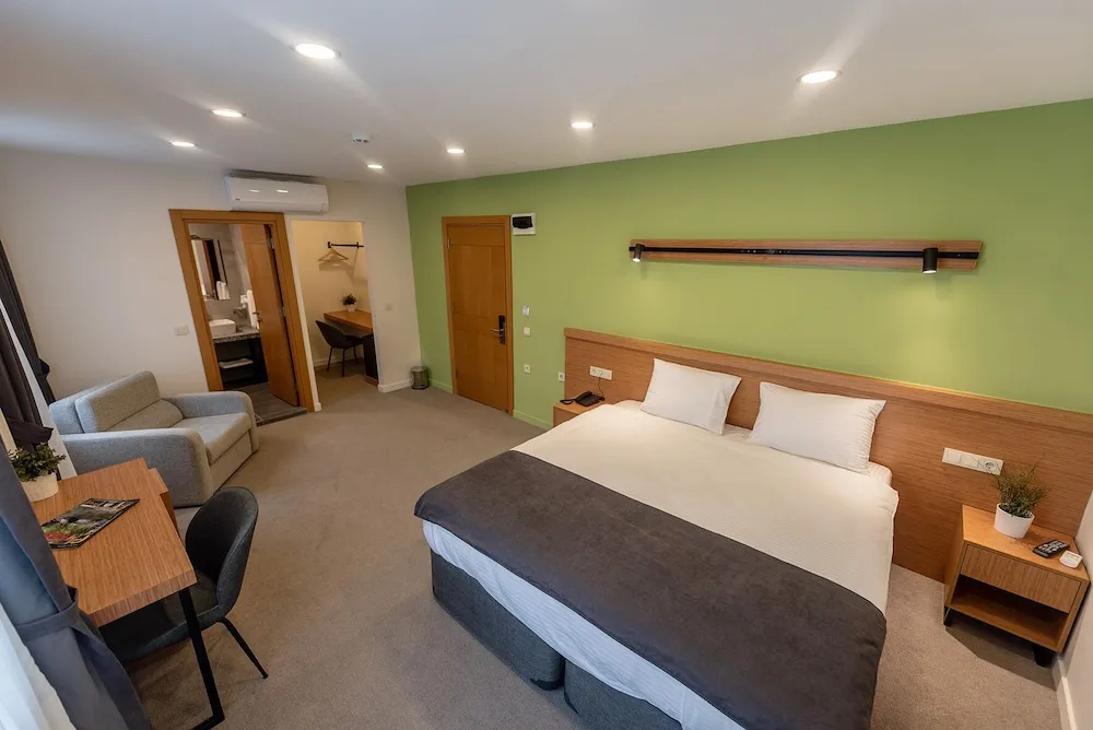 Family Tek Büyük veya İki Ayrı Yataklı Oda