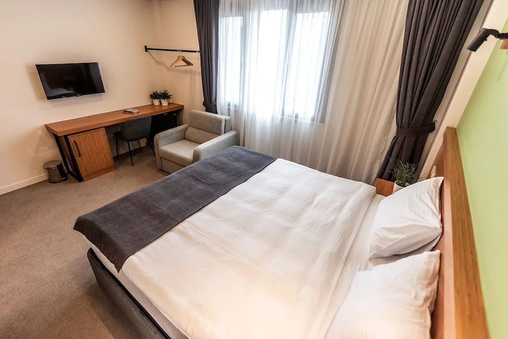 Superior Tek Büyük veya İki Ayrı Yataklı Oda