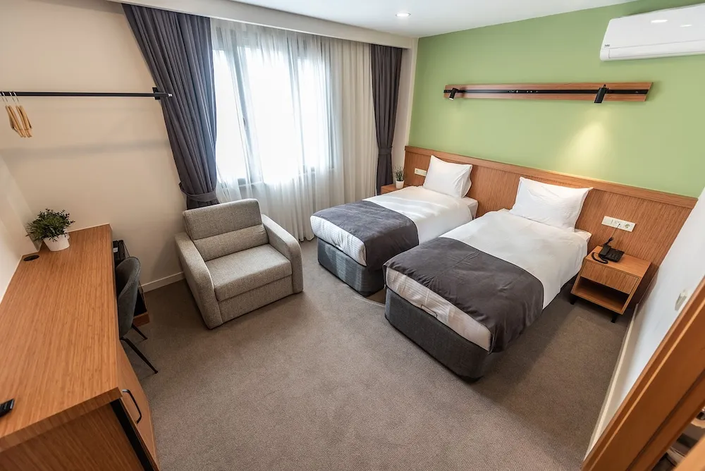 Superior Tek Büyük veya İki Ayrı Yataklı Oda