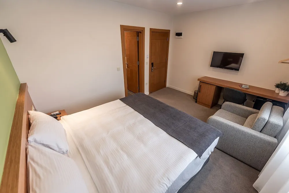 Superior Tek Büyük veya İki Ayrı Yataklı Oda