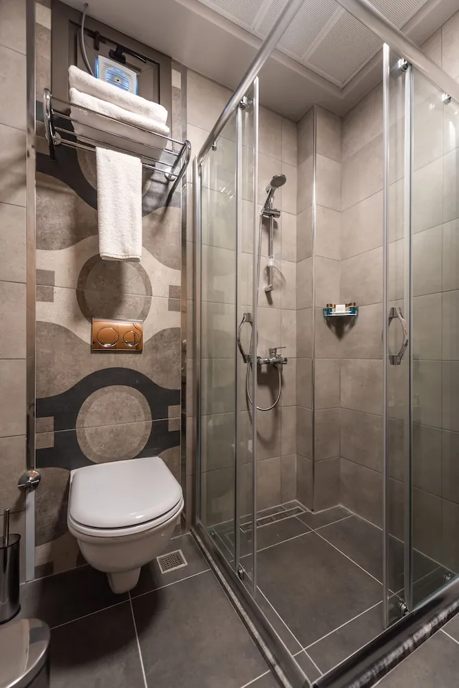 Standard Tek Büyük Yataklı Oda