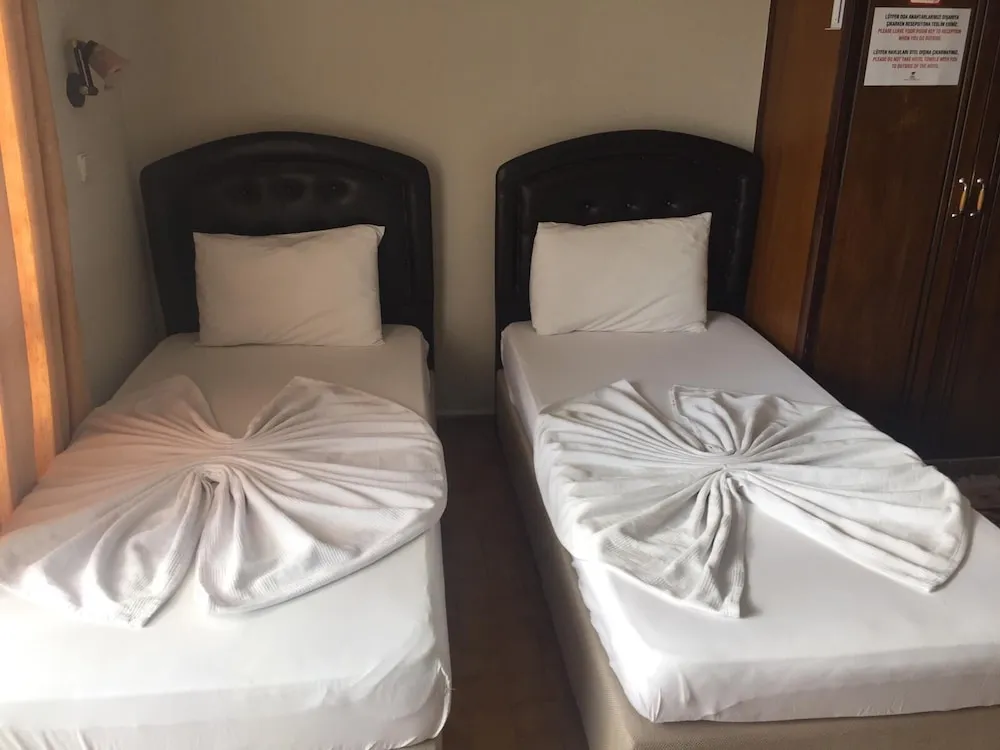 Tek Büyük veya İki Ayrı Yataklı Oda