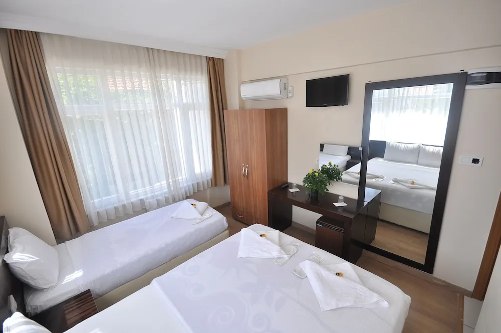 Classic Üç Kişilik Oda