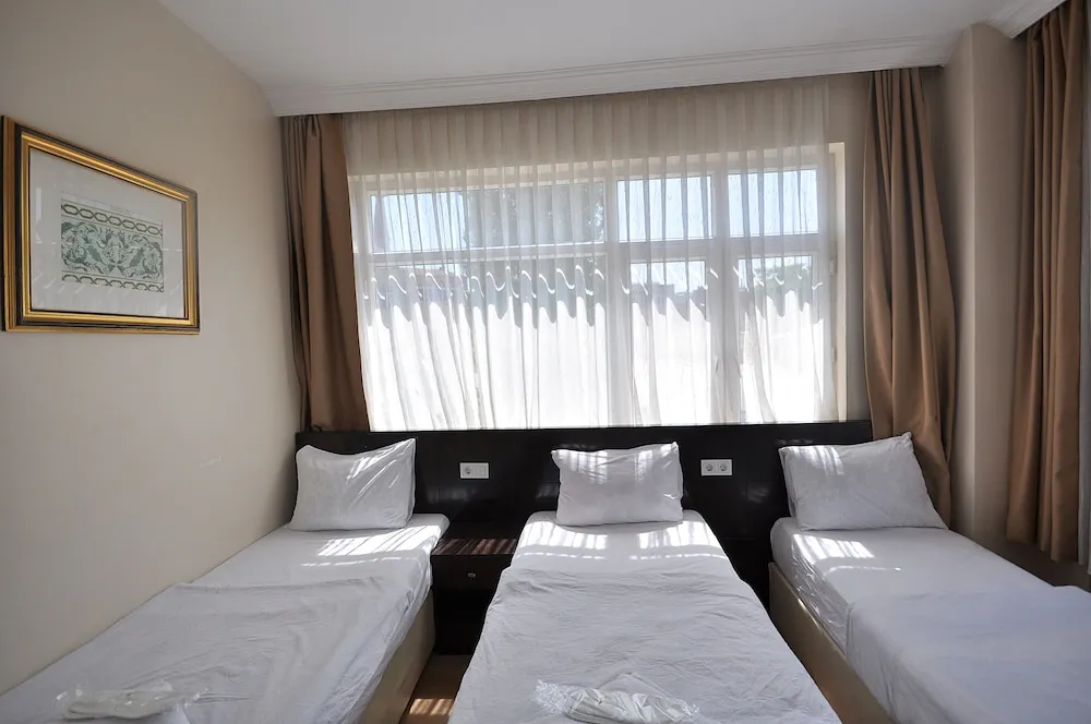 Classic Üç Kişilik Oda