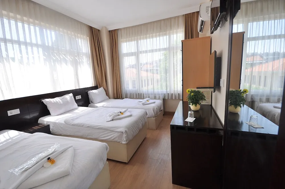 Classic Üç Kişilik Oda