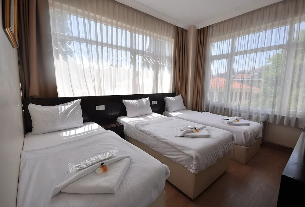 Classic Üç Kişilik Oda