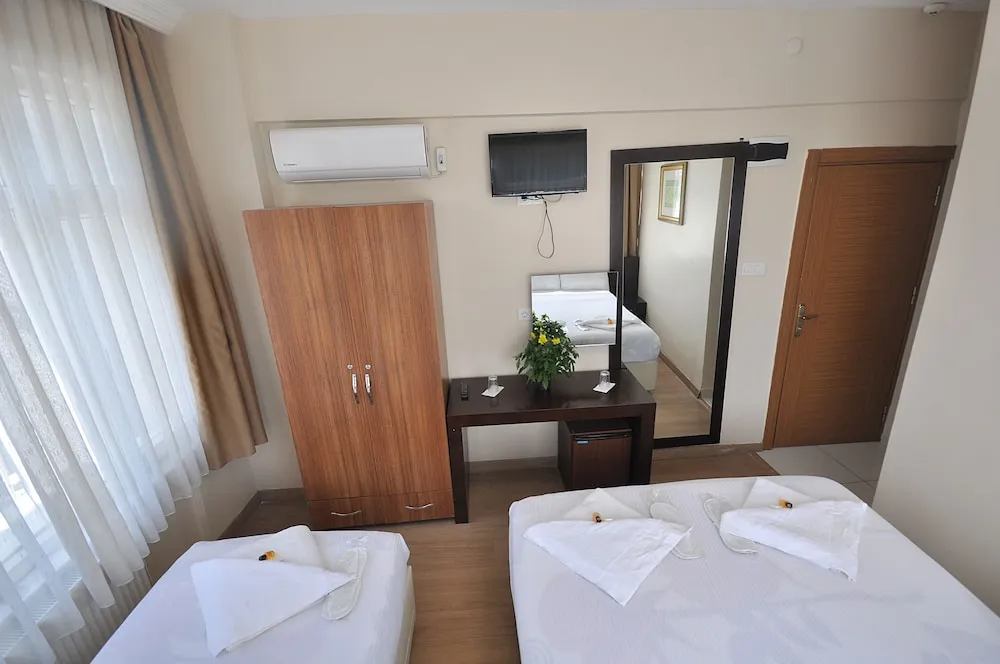 Classic Üç Kişilik Oda