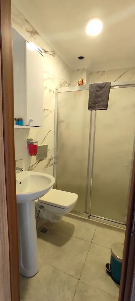 Economy Büyük Yataklı Tek Kişilik Oda