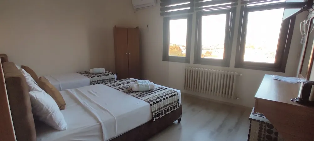 Standard Üç Kişilik Oda, Deniz Manzaralı