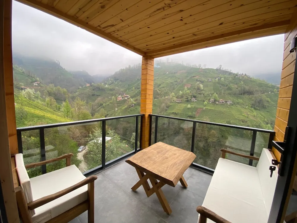 Deluxe Çatı Katı (Loft), Tepe Manzaralı