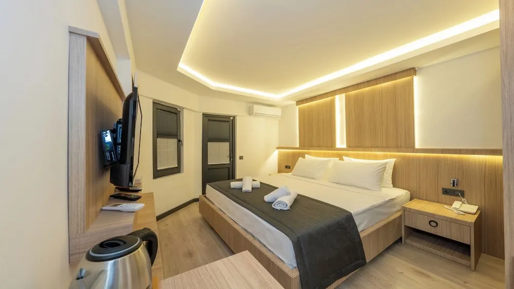 Grand Tek Büyük Yataklı Oda